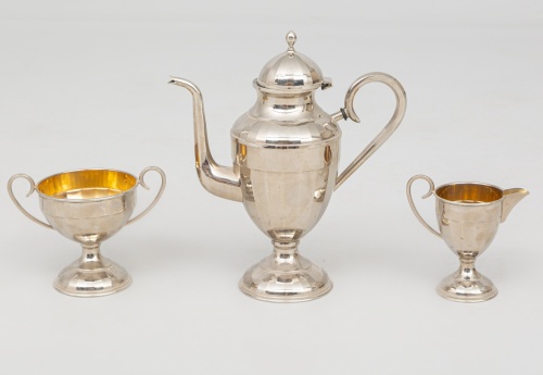 Серебряный антиквариат – эстетика благородного металла