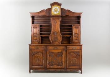 СТАРИННЫЙ БУФЕТ КАК ОБЯЗАТЕЛЬНЫЙ ЭЛЕМЕНТ ИНТЕРЬЕРА