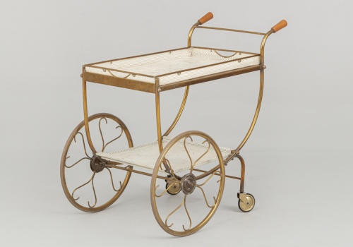 История сервировочных столиков – увлекательна и причудлива История сервировочных столиков – увлекательна и причудлива