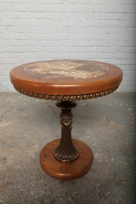 Геридон - маленький старинный столик Геридон - маленький старинный столик