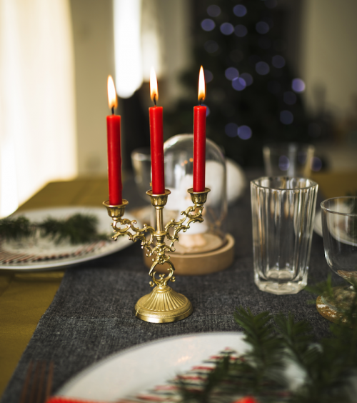 Чем отличается подсвечник от канделябра