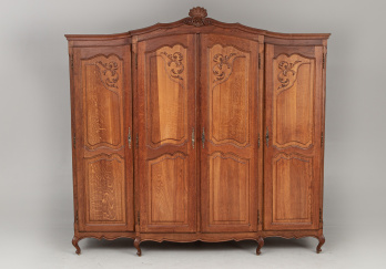 Старинный шкаф код. RM64099