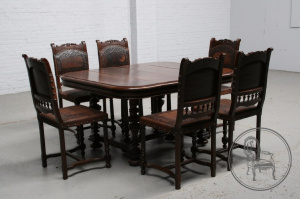 картинка Антикварный комплект для столовой с кожаными стульями салоне старинных вещей "Шебби" являющийся официальным дистрибьютором в России и Беларуси