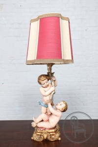 картинка Антикварная настольная лампа из ореха в стиле Рококо салоне старинных вещей "Шебби" являющийся официальным дистрибьютором в России и Беларуси