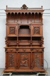 картинка Антикварный ореховый буфет с колоннами в виде сатиров салоне старинных вещей "Шебби" являющийся официальным дистрибьютором в России и Беларуси