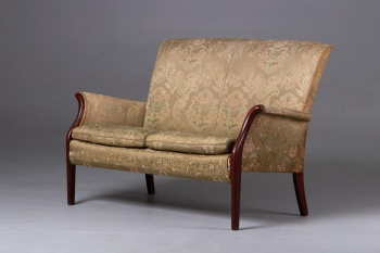 Старинная скамейка из красного дерева код.&nbsp;RM4164993