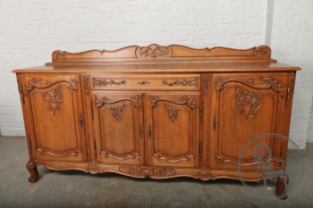 Антикварный комод с резным растительным орнаментом код. BE107086