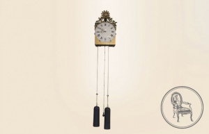 картинка Антикварные настенные часы салоне старинных вещей "Шебби" являющийся официальным дистрибьютором в России и Беларуси