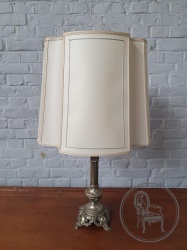 Настольная лампа с абажуром в стиле рококо код. BE4165450