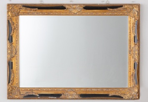 картинка Старинное зеркало в деревянной раме салоне старинных вещей "Шебби" являющийся официальным дистрибьютором в России и Беларуси