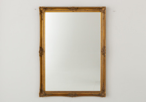 картинка Старинное зеркало салоне старинных вещей "Шебби" являющийся официальным дистрибьютором в России и Беларуси