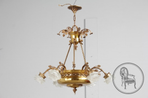 картинка Старинная люстра салоне старинных вещей "Шебби" являющийся официальным дистрибьютором в России и Беларуси