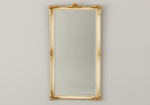 картинка Старинное зеркало салоне старинных вещей "Шебби" являющийся официальным дистрибьютором в России и Беларуси