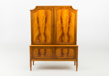 Старинный посудный шкаф код. RM32070