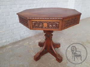 картинка Антикварный дубовый игровой столик салоне старинных вещей "Шебби" являющийся официальным дистрибьютором в России и Беларуси