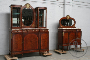 картинка Антикварный буфет и комод с зеркалом с бронзовыми накладками салоне старинных вещей "Шебби" являющийся официальным дистрибьютором в России и Беларуси