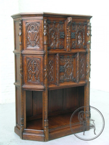 картинка Антикварный комод салоне старинных вещей "Шебби" являющийся официальным дистрибьютором в России и Беларуси