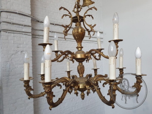 картинка Старинная бронзовая люстра на 12 рожков салоне старинных вещей "Шебби" являющийся официальным дистрибьютором в России и Беларуси