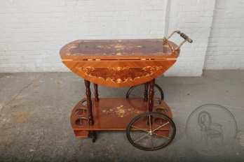 Старинный сервировочный столик с маркетри код. BE4097258