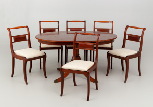 картинка Старинный столовый гарнитур салоне старинных вещей "Шебби" являющийся официальным дистрибьютором в России и Беларуси