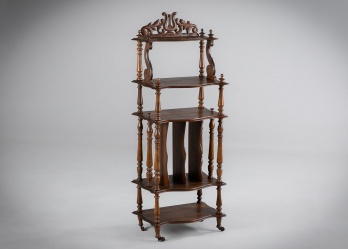 Антикварная этажерка с изящными точеными стойками и фигурными боковыми консолями код. RM4165464