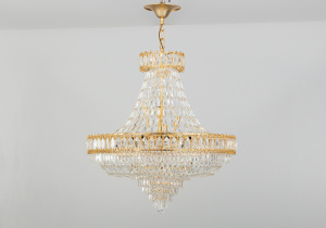 картинка Старинная люстра салоне старинных вещей "Шебби" являющийся официальным дистрибьютором в России и Беларуси