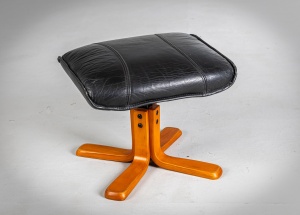 Старинный кожаный пуфик код.&nbsp;RM4165921