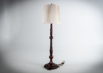 Старинный торшер на ножке из красного дерева код. RM4160898