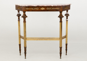 картинка Старинный консольный столик салоне старинных вещей "Шебби" являющийся официальным дистрибьютором в России и Беларуси