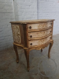Старинный комод с золочением и росписью код.&nbsp;BE4166659