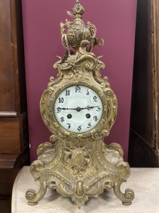 картинка Антикварные каминные часы из латуни салоне старинных вещей "Шебби" являющийся официальным дистрибьютором в России и Беларуси