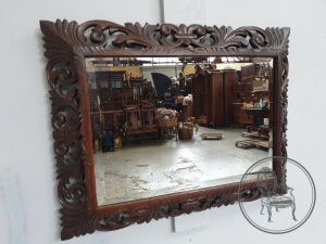 картинка Антикварное зеркало в дубовой раме салоне старинных вещей "Шебби" являющийся официальным дистрибьютором в России и Беларуси
