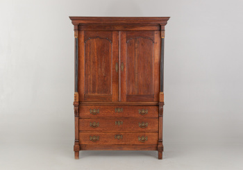 Старинный шкаф код. RM54723