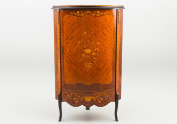 Старинный угловой посудный шкаф код. RM28963