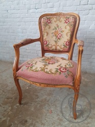 Антикварное кресло в гобеленовой обивке код. BE4165518