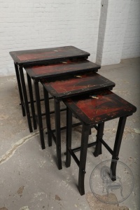 картинка Антикварный набор столиков в ориентальном стиле салоне старинных вещей "Шебби" являющийся официальным дистрибьютором в России и Беларуси