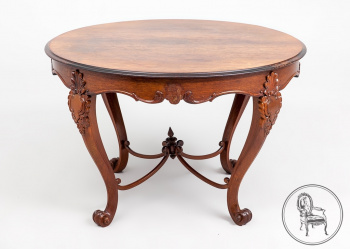 Антикварный круглый стол из красного дерева с резным подстольем код. XX0608