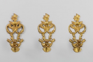 картинка Старинные настенные подсвечники (3 шт.) из латуни салоне старинных вещей "Шебби" являющийся официальным дистрибьютором в России и Беларуси