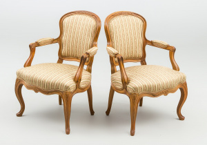 картинка Старинные кресла (2 шт.) салоне старинных вещей "Шебби" являющийся официальным дистрибьютором в России и Беларуси