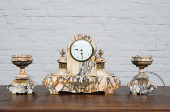 Антикварные часы с канделябрами из бронзы с мрамором код. BE107611