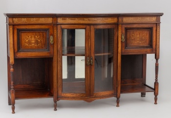 Антикварный посудный шкаф с гнутыми стеклами и инкрустированными дверками код. RM4101385