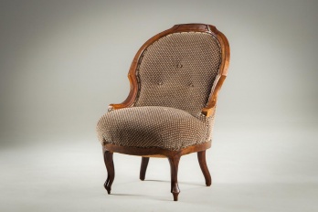 Старинное кресло из красного дерева код. RM4109110