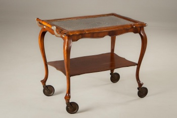 Старинный сервировочный столик на колесах код. RM4101572