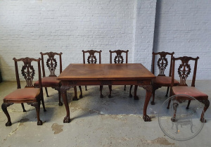 картинка Антикварный столовый гарнитур из дуба, стол и 6 стульев, в стиле Чиппендейл салоне старинных вещей "Шебби" являющийся официальным дистрибьютором в России и Беларуси