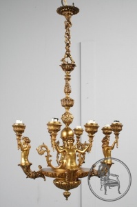 картинка Антикварная бронзовая люстра с мифологическими фигурами салоне старинных вещей "Шебби" являющийся официальным дистрибьютором в России и Беларуси