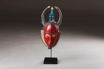 Старинная деревянная африканская маска код. RM4101518