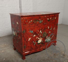 Старинный комод в восточном стиле с ручной росписью и латунными накладками код. BE4096755