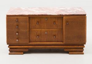 картинка Старинный комод салоне старинных вещей "Шебби" являющийся официальным дистрибьютором в России и Беларуси