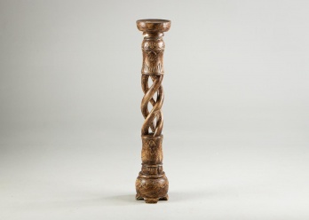 Старинная подставка из тика код. RM4113535