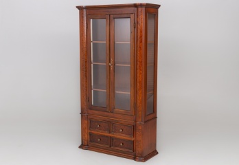 Старинный посудный шкаф из красного дерева код. RM4101237